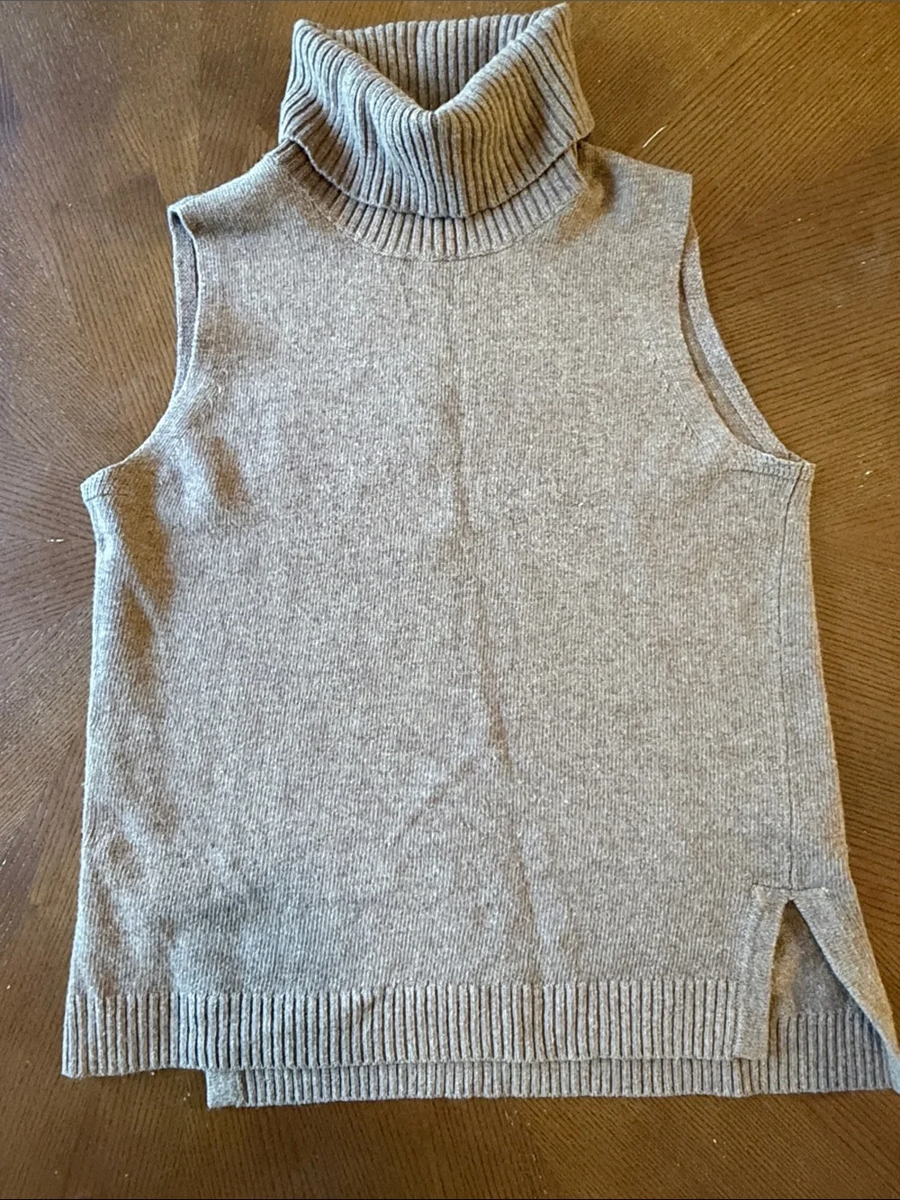 Sleeveless Turtleneck Sweater Vest - Olive and Tan